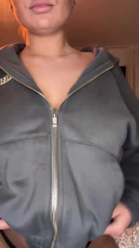 20 yo old and a bit chubby + still looking for a valentines date