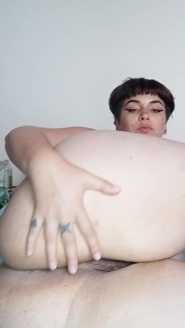 If I spread out my hairy pussy like this, would you lick it?