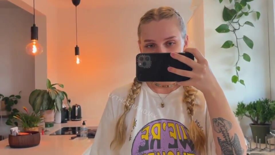 Im getting way better at fucking girthier toys now