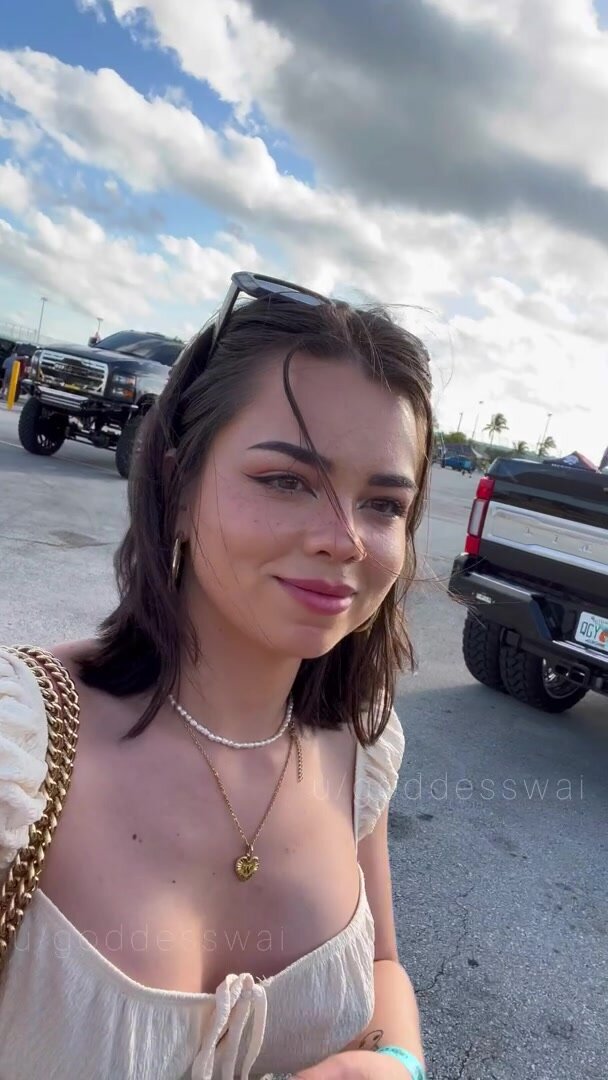 Went to a truck show~