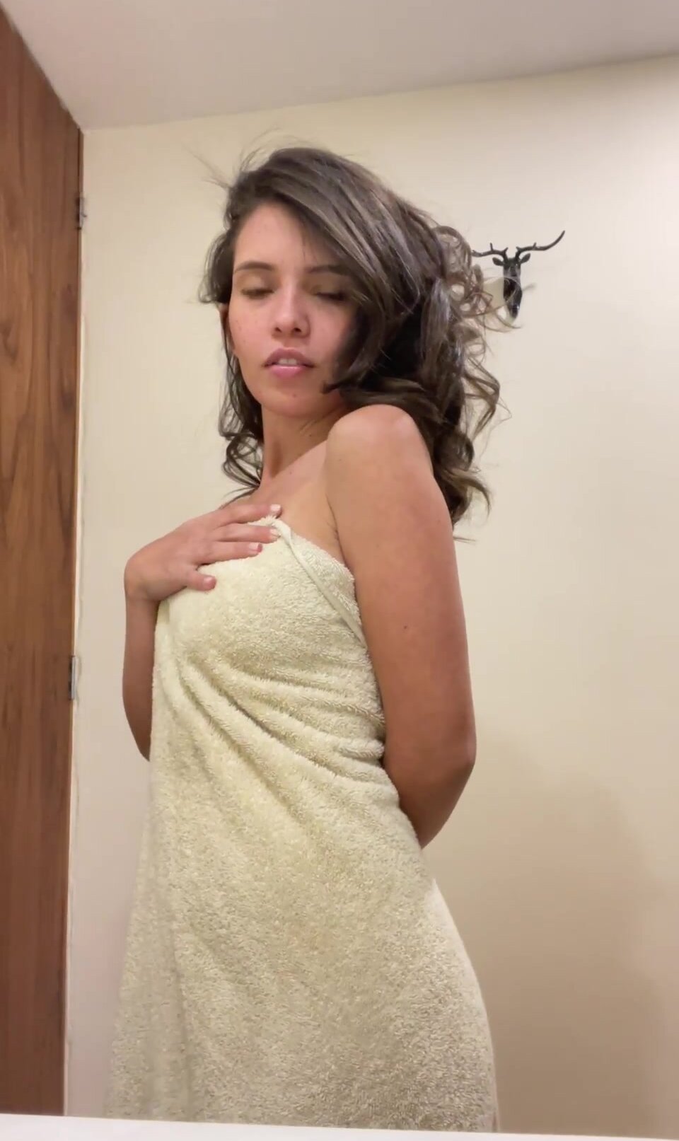 Take this towel and let's play in the shower.