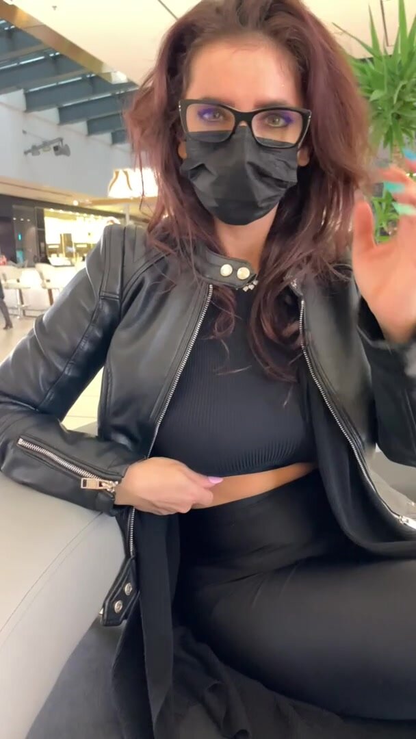 Flashing at the mall yet again