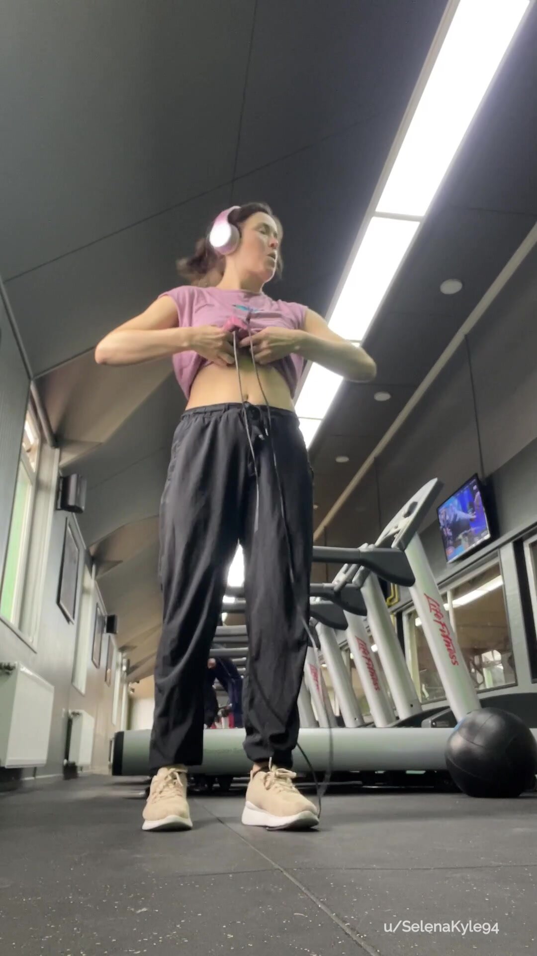 Jumping Rope = Bouncing Titties at my Local Gym!