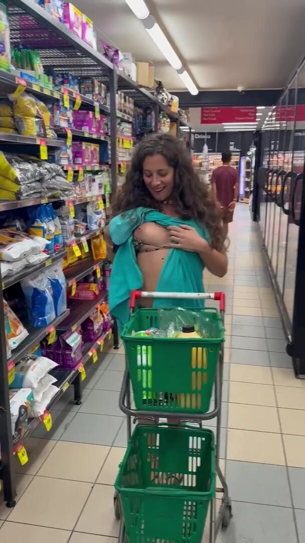 Just shopping after a swim and showing you the best of me