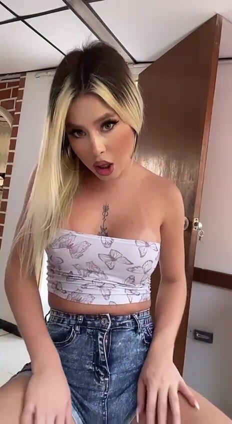 Do any guys here wanna bottom to a Tgirl?