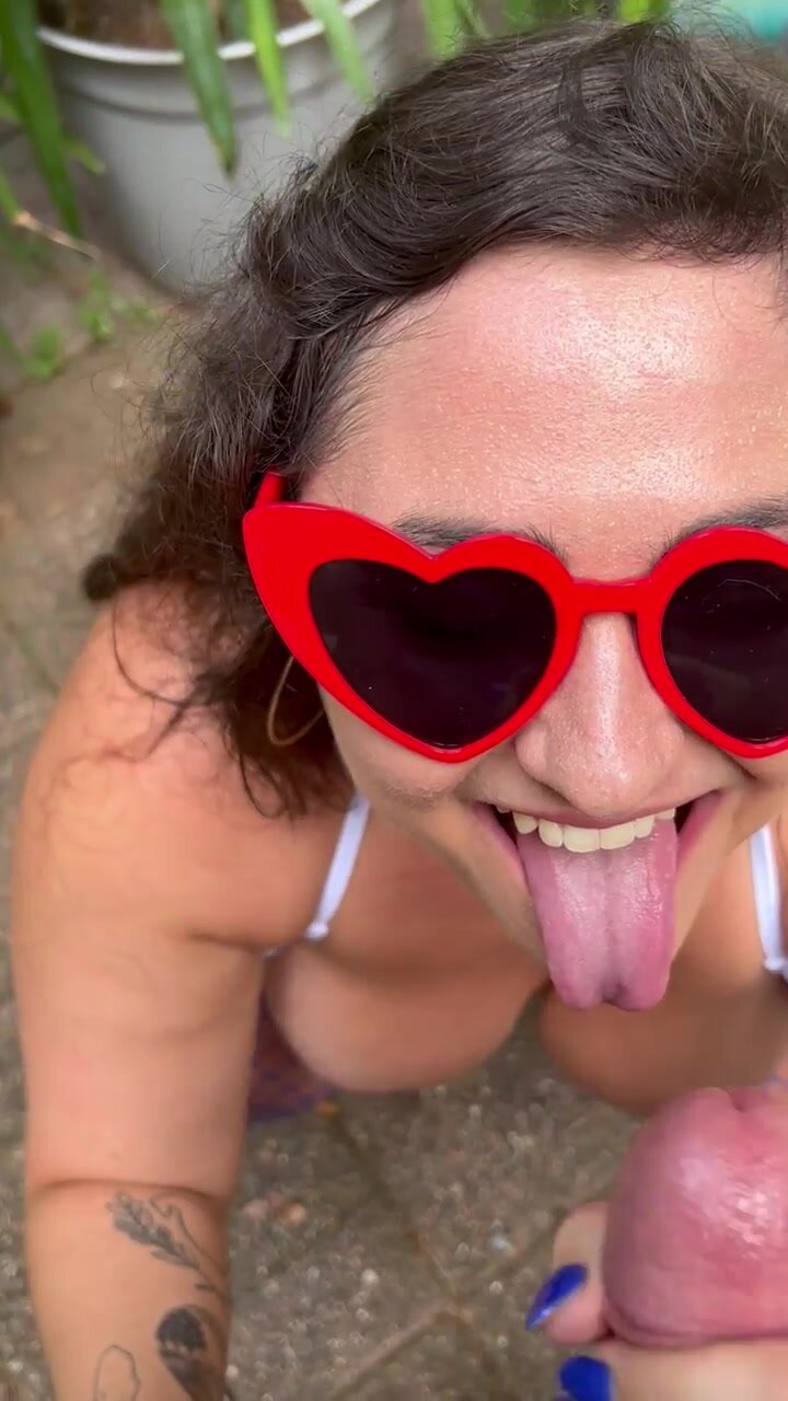 Huge facial in the front yard