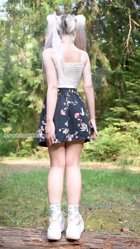 Excuse me, Sir, do you have a minute to try my cookie?