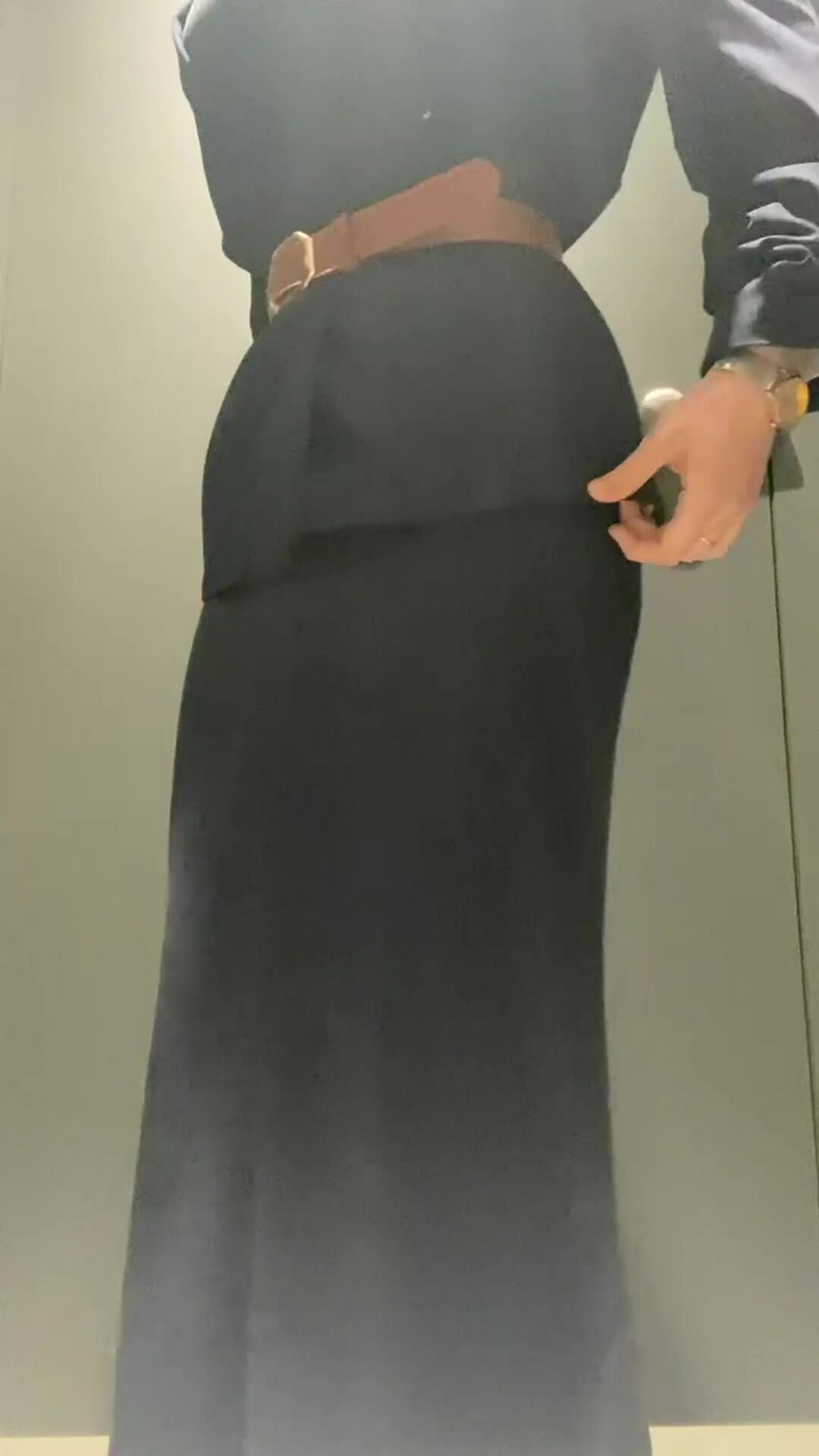 Wearing no panties at work makes me so horny