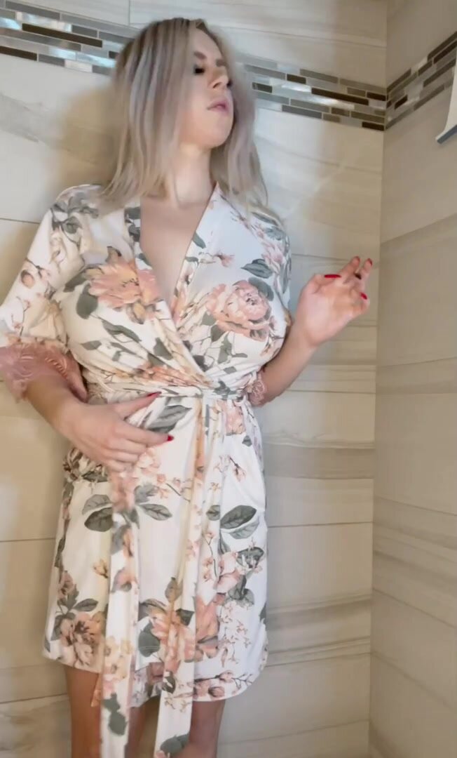 I need some new big cock soon because this married slut is so horny.....