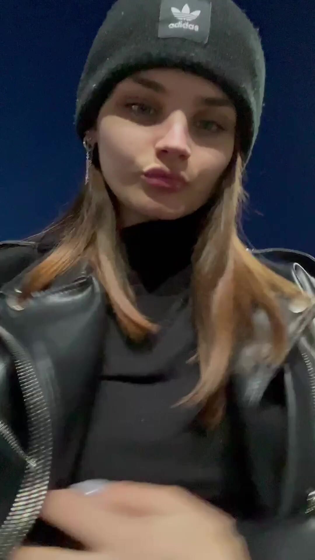 teen titty flash on my walk, I‘m kinda horny haha