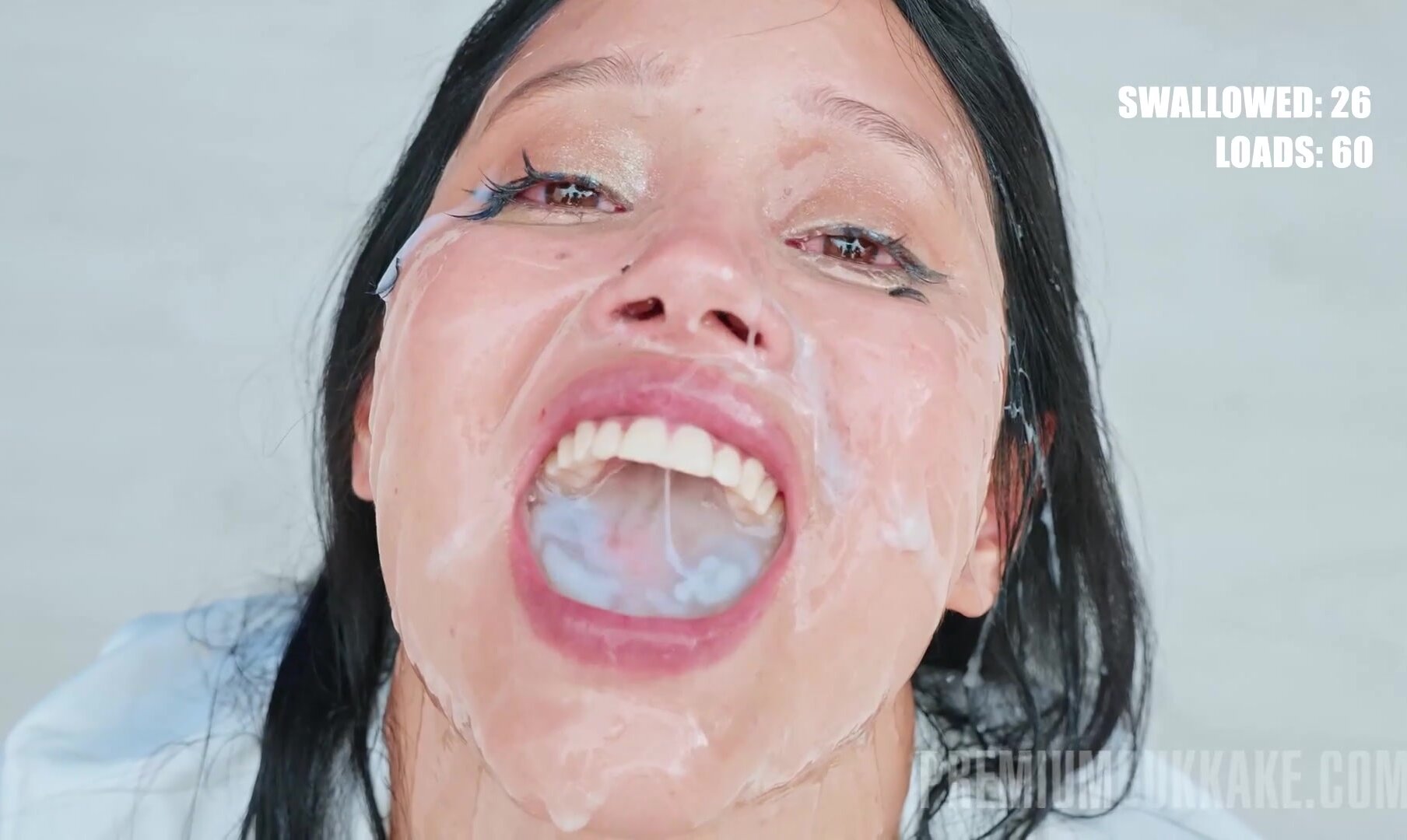 Failed swallowing ~ spitting a large amount of cum in slow motion