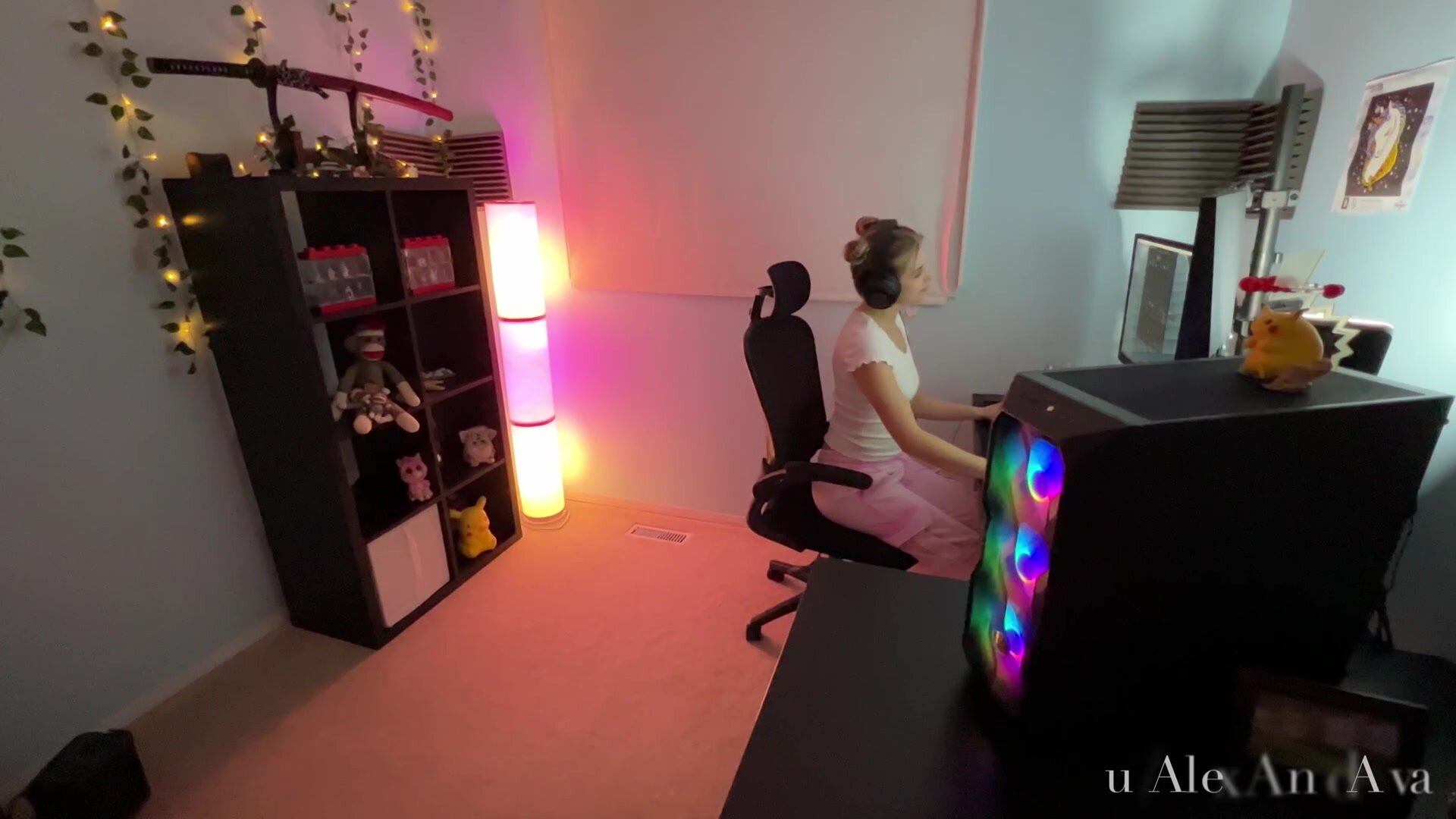 Sucking cock takes priority in our free-use household