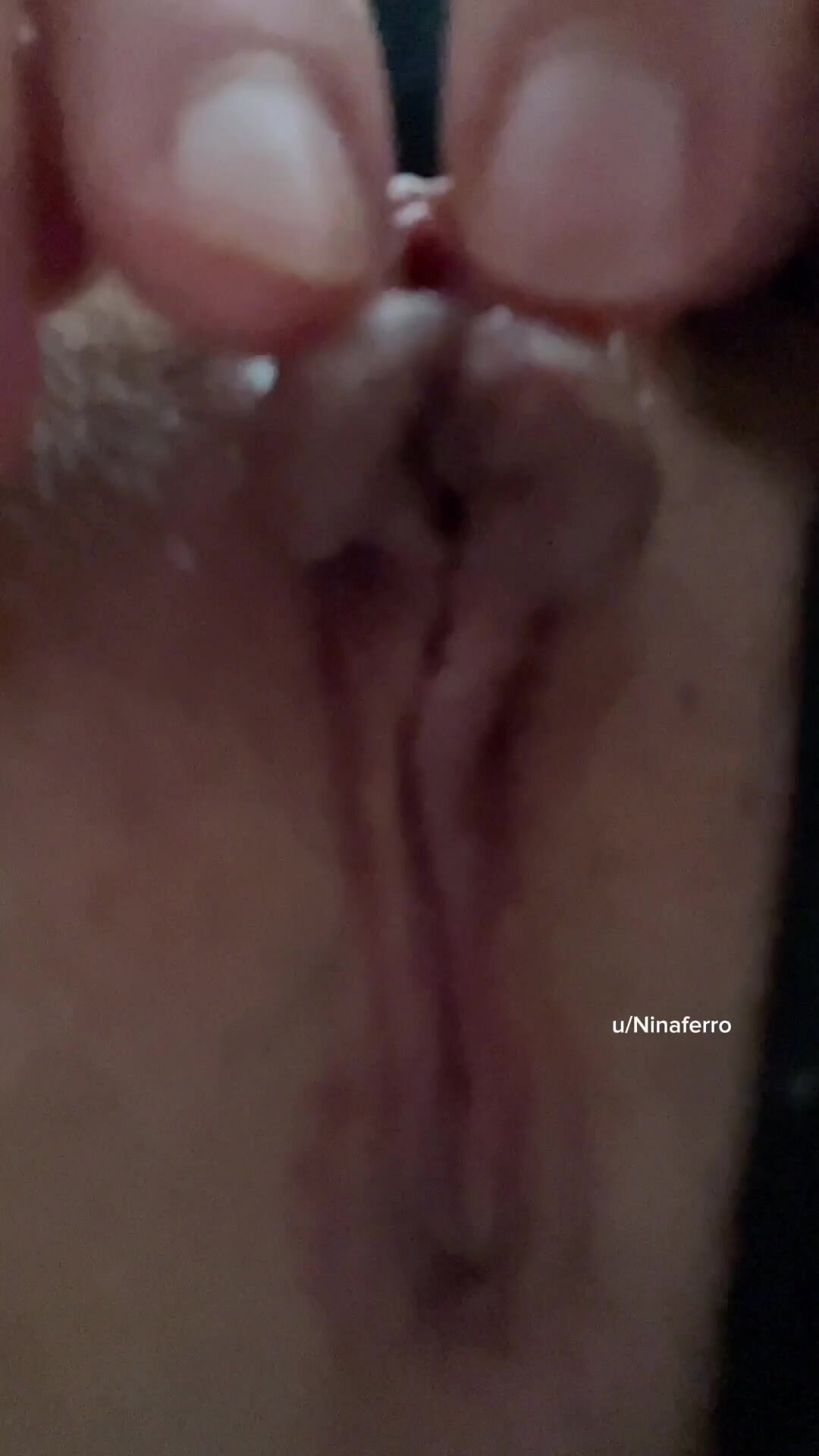 Delve inside of the moistest pussy