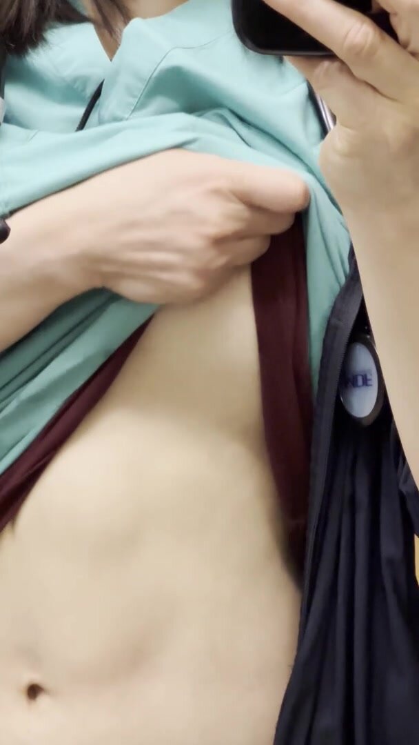 Tiggle: titty jiggle