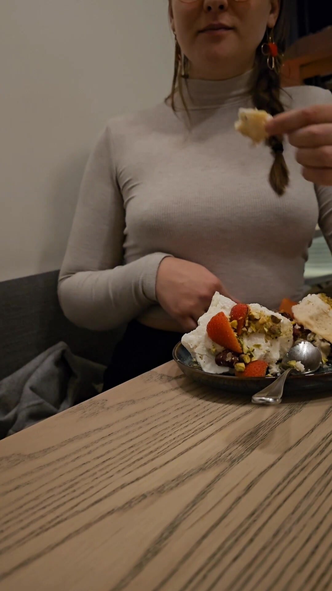 Flash your date, it's the right thing to do