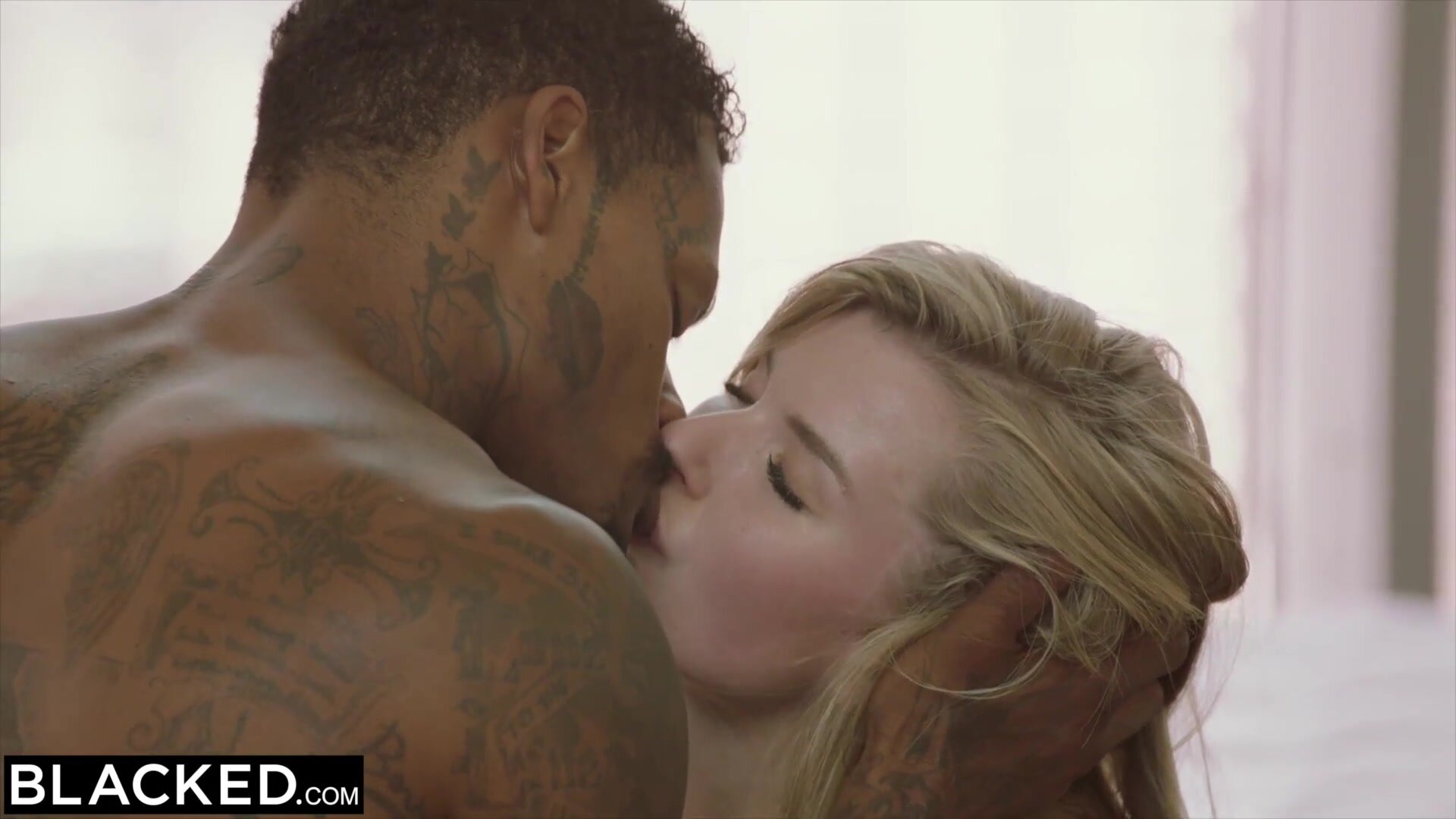 I don’t know what’s prettier, Mia Melano or Jason Luv’s cock