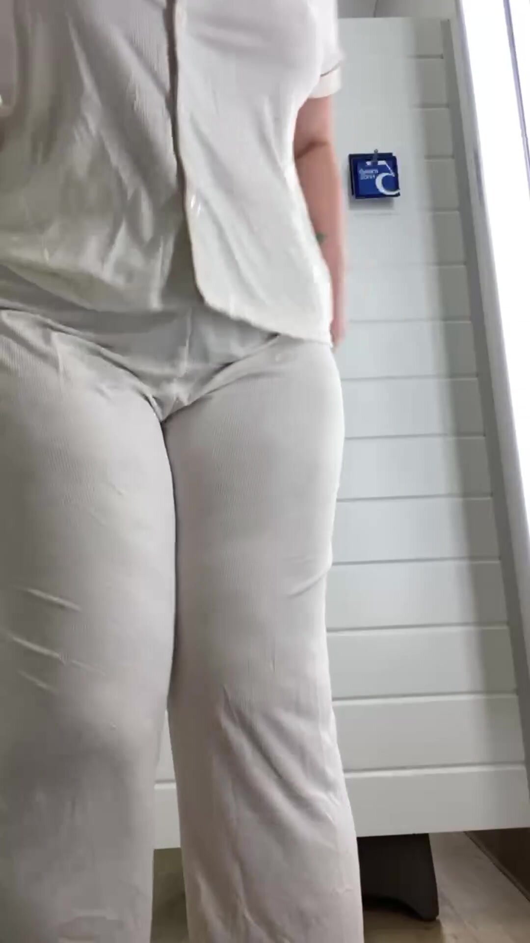 Would you let a chubby girl give you a private dance in the changing room ?