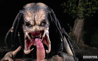 Female Predator hunted soldier's dick