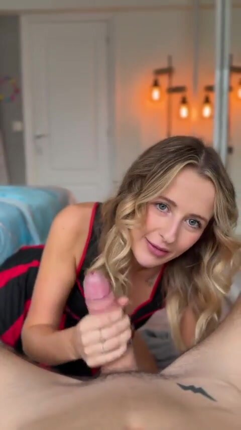 I’m the slutty kinda cheerleader