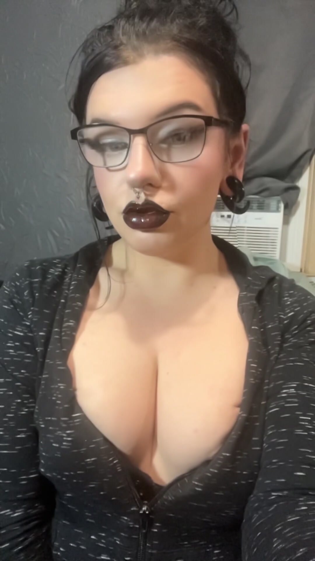 POV: the girl you’ve been talking to shows you a secret she’s been hiding before you hook up. Are you still coming over?