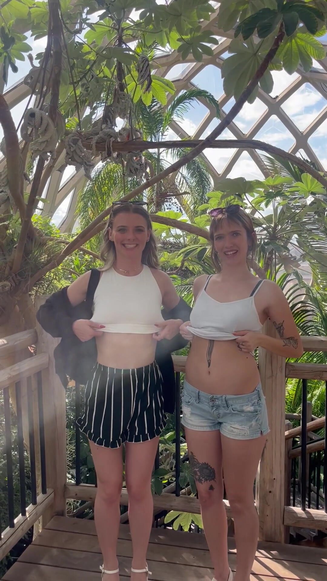 Flashing is more fun with friends ;)