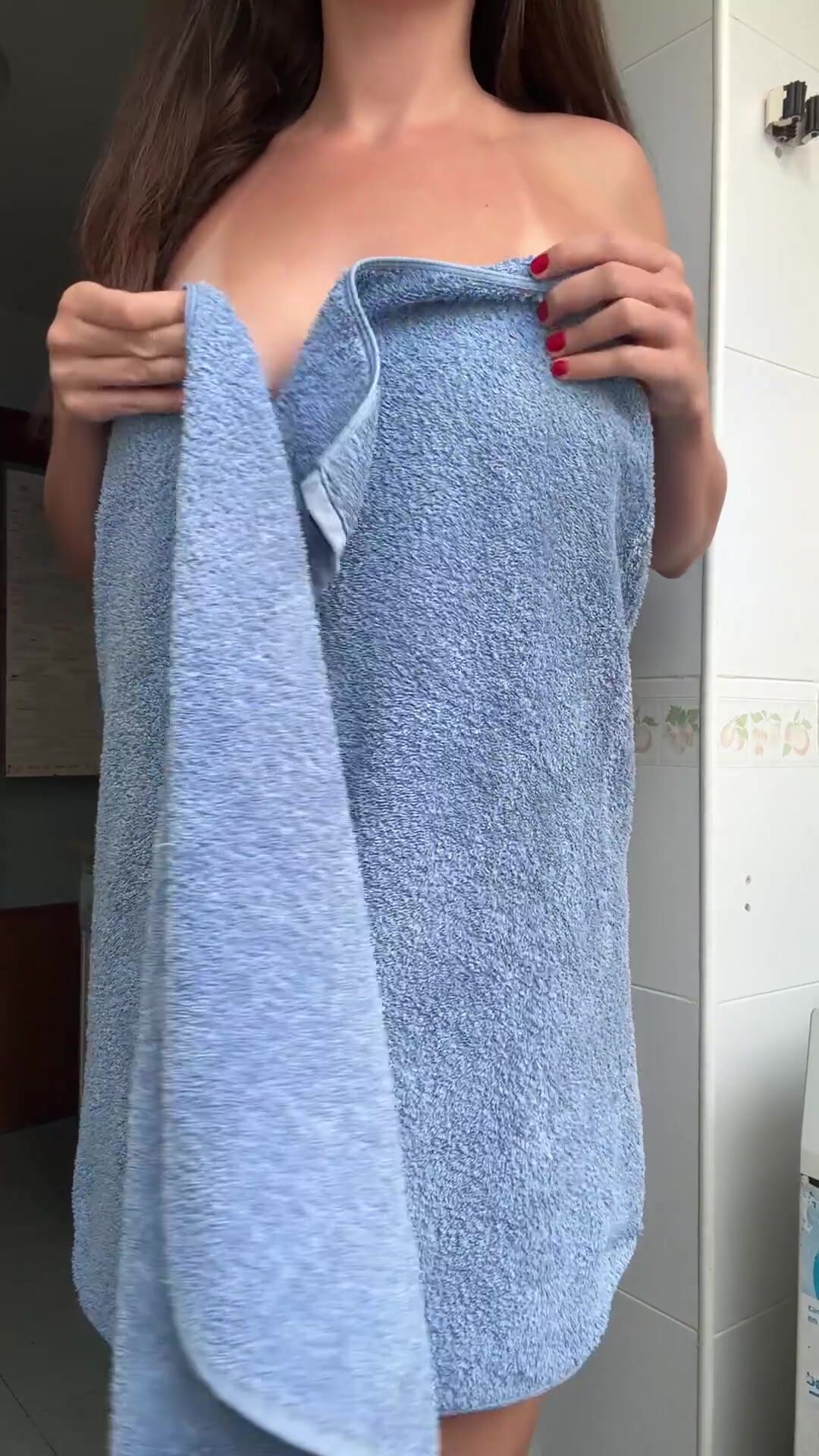 Fresh out of the shower and here’s the view I’m giving you and my neighbors today