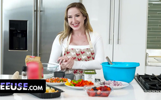 Stepmom Becomes Freeuse Slut Who Loves to Fuck