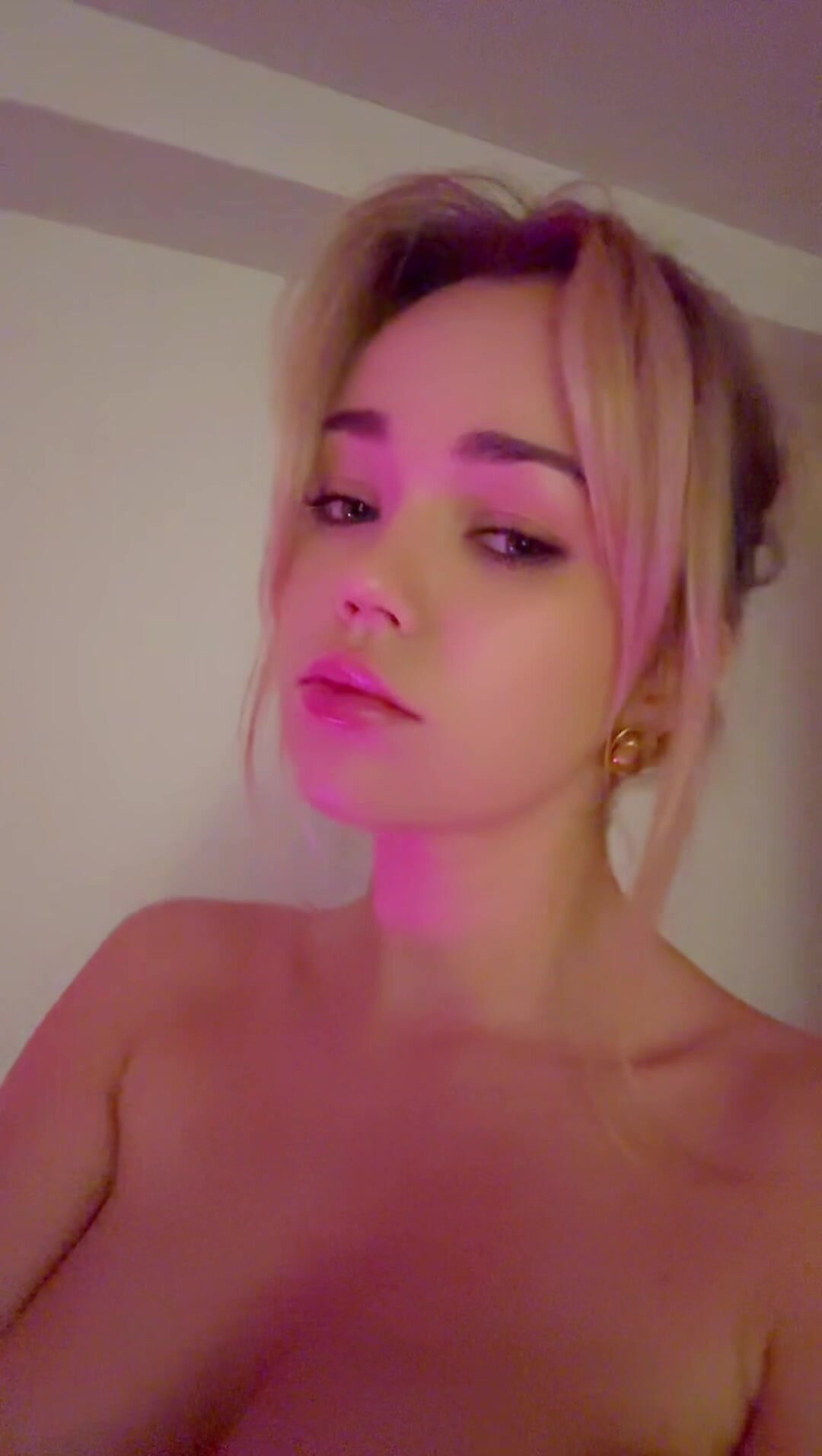 My pussy wants to be licked, my ass wants to be fucked, any takers?