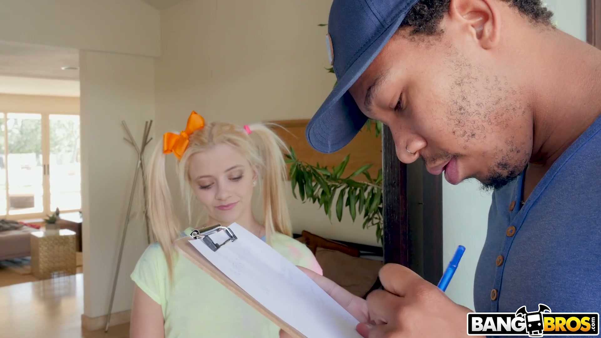 Spinner Riley Star loves delivery boy's big black cock.