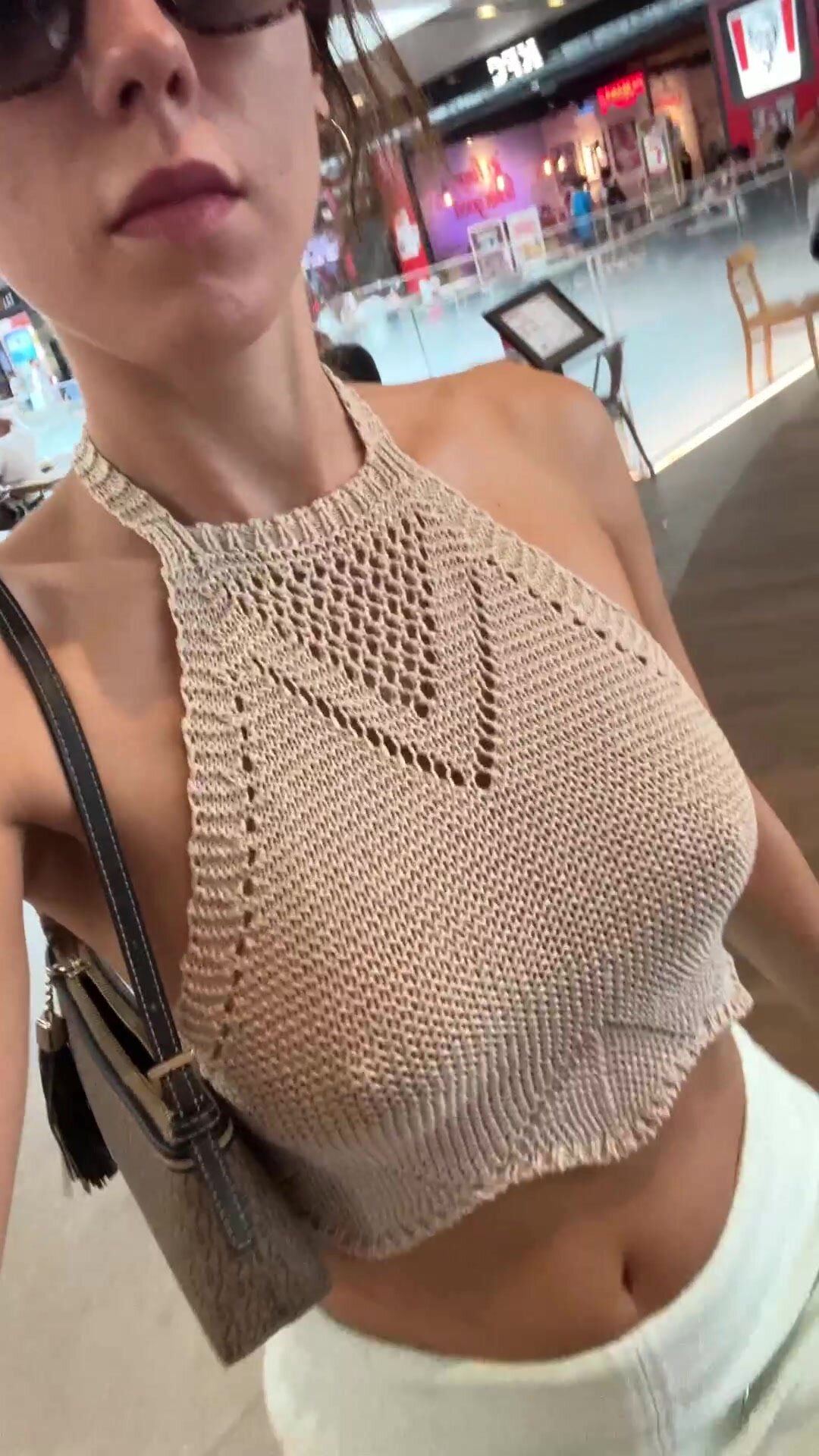 firs post here. walking that way only latinas know how to