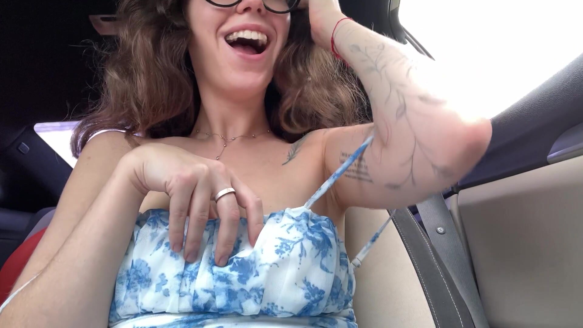 Love flashing my natural tits next to shopping mall in the car