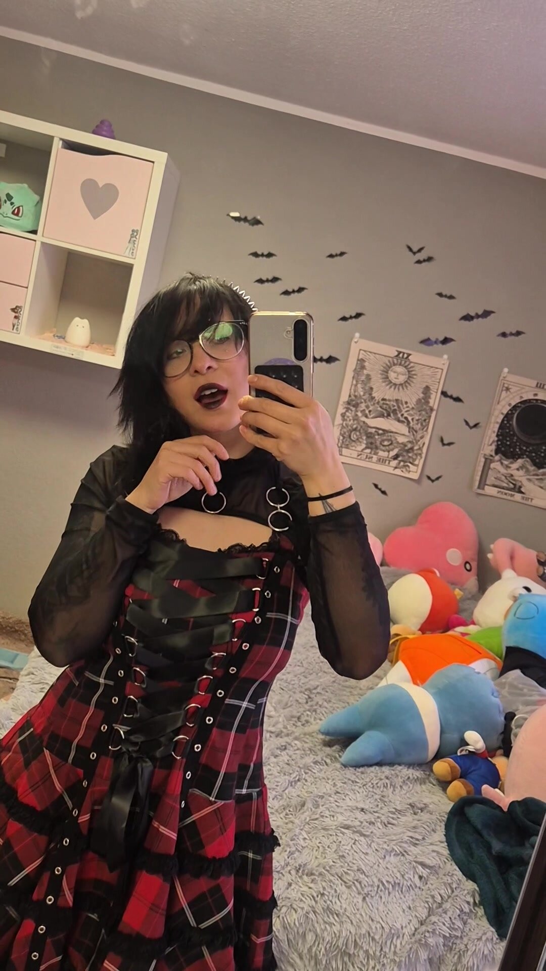 I heard you were a good boy so Im lifting my dress