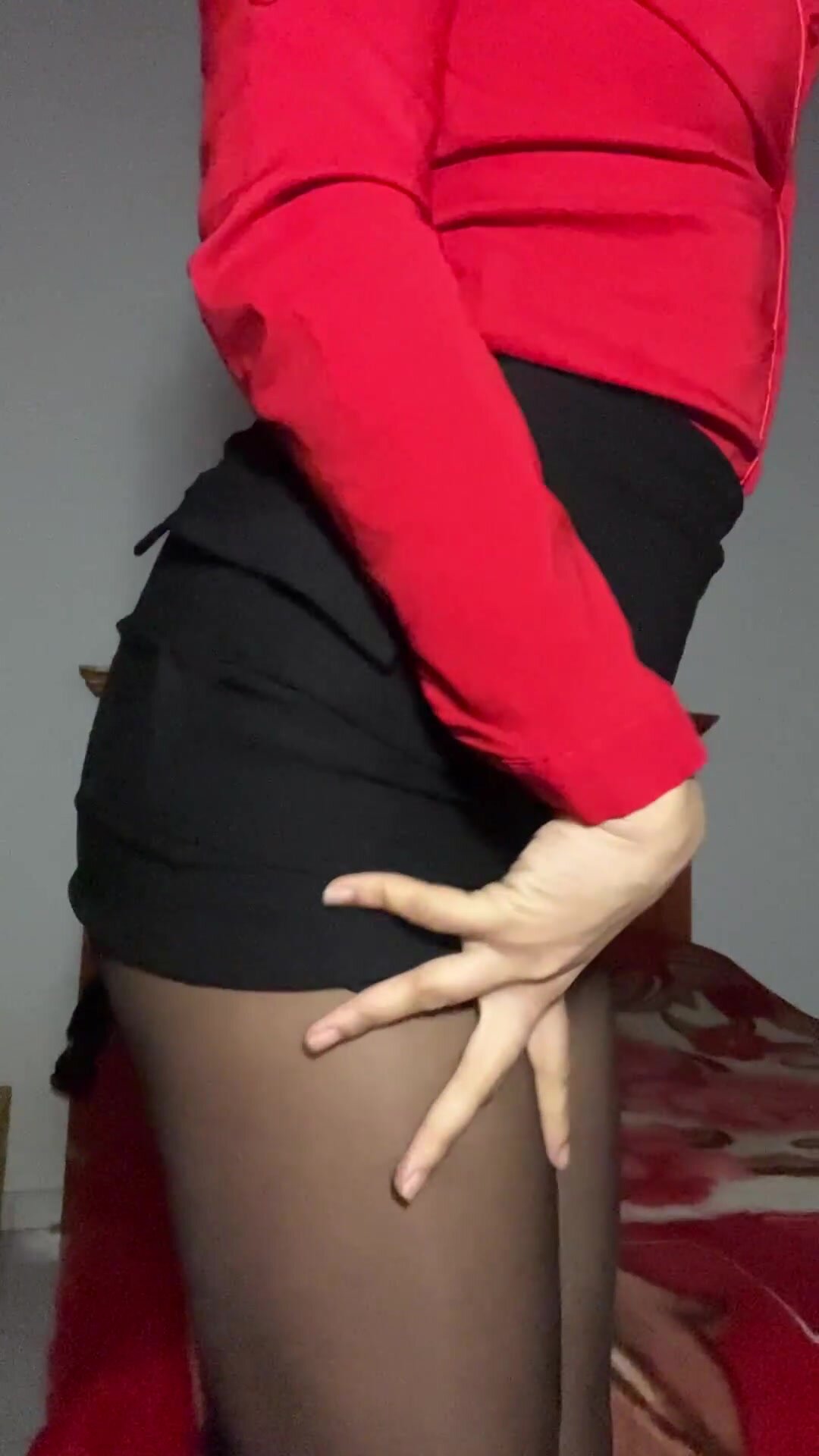 I'm going to bed in pantyhose, is that okay?