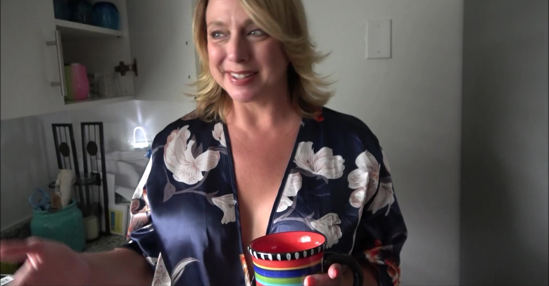 I crampie my stepmom's tight pussy and make her feel like she's in her 20s again