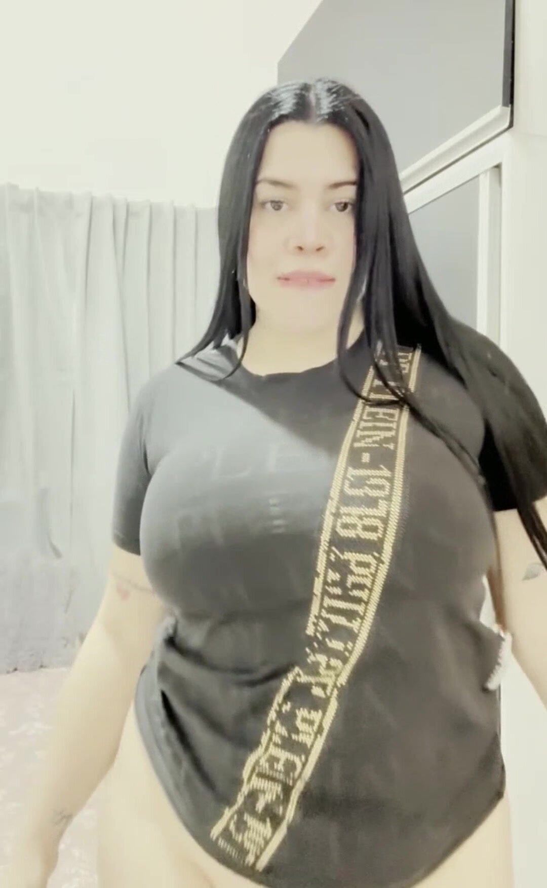 revealing my body to strangers turns me on