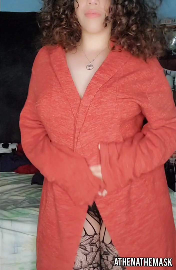 Upvote if you'd smash a thick girl :)