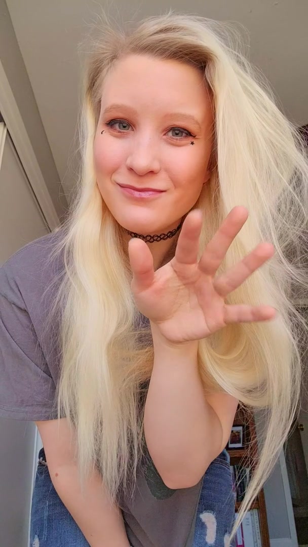 Would you consider fucking a 5'1 chubby gamer girl?