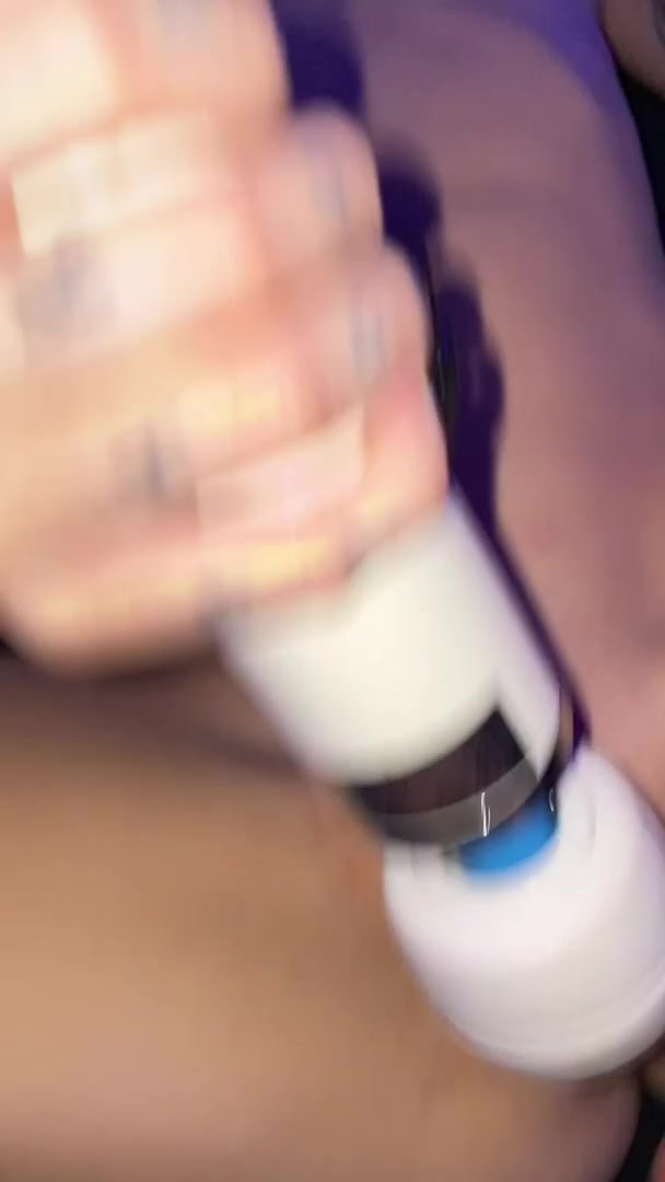 Annihilating her clit together