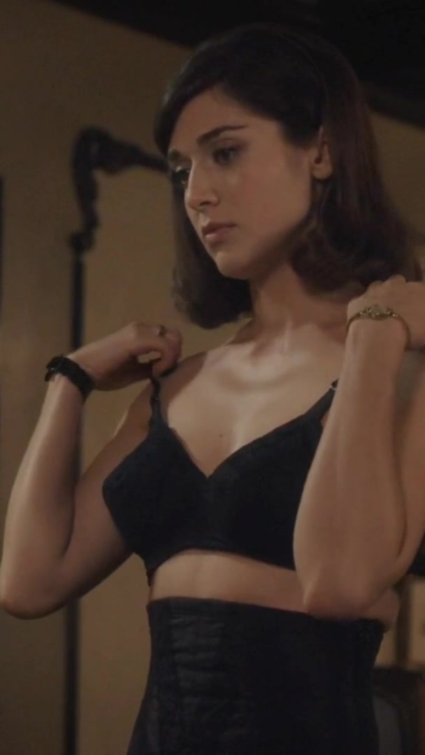 Lizzy Caplan in 'Masters Of Sex'