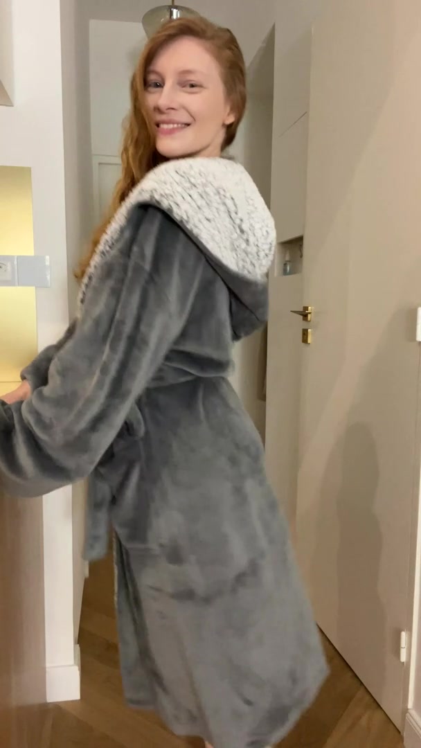 Not what you'd expect on a 5'2 frame and yet...