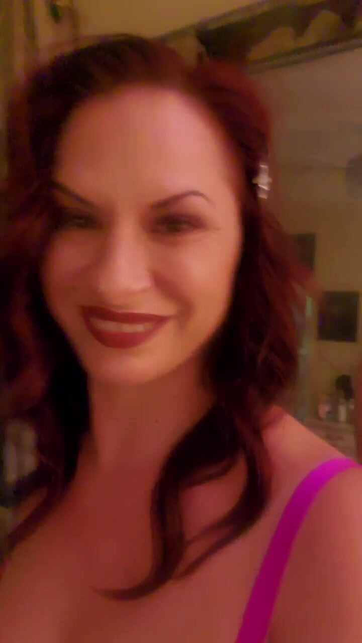 Curvy Redheaded Milf lovers wanted