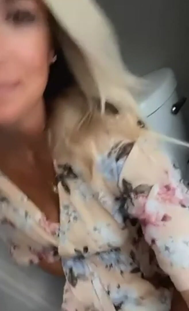 My first little pee video, hope you like