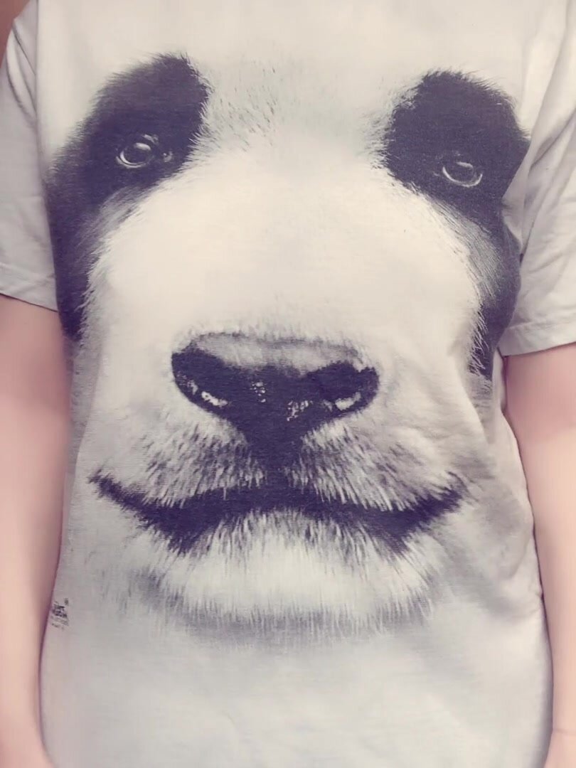 Camouflaging these big tits isn't easy but I think I've succeeded ?