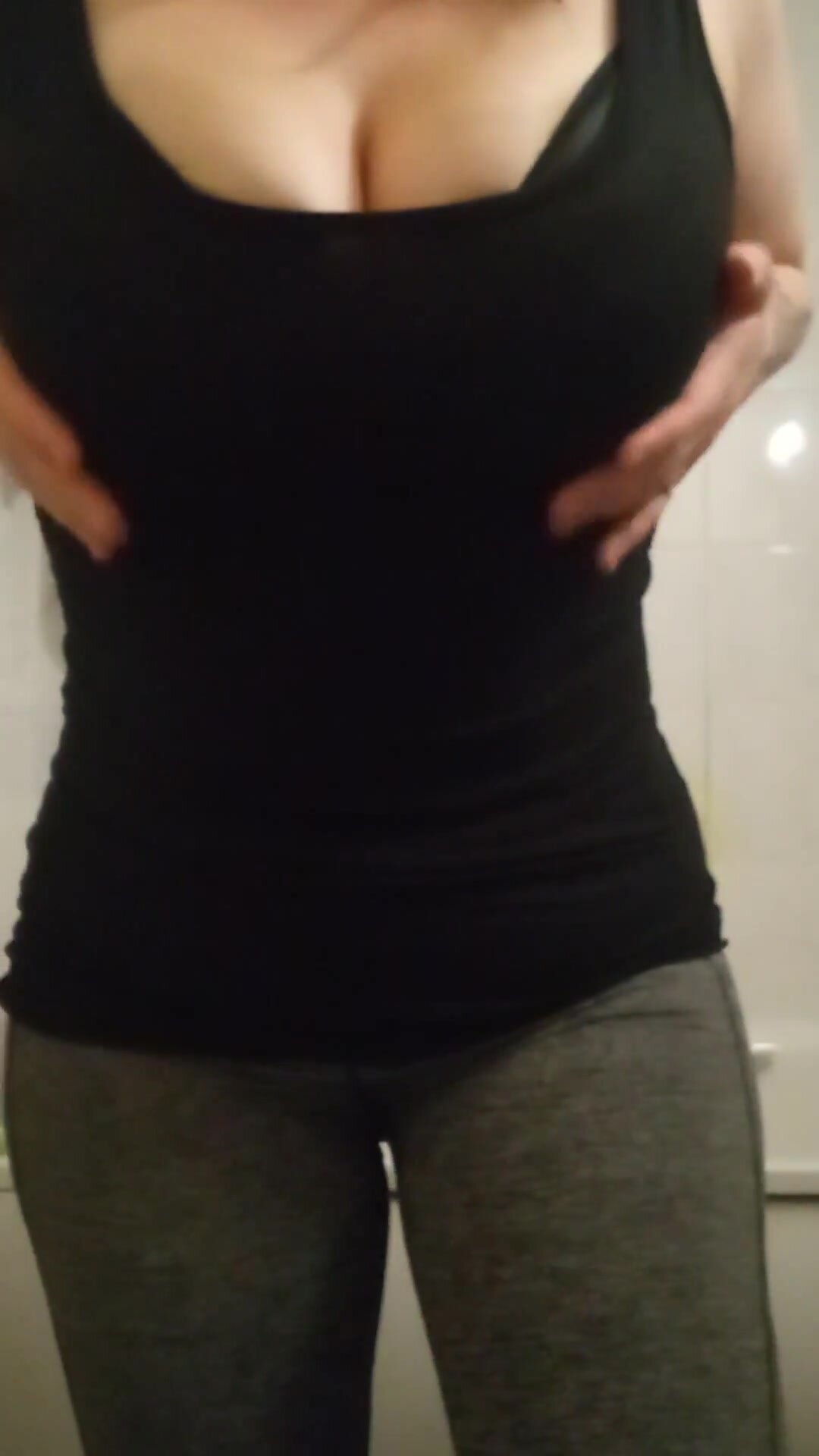 I wonder if the guys at the gym know my tiddies are this big...