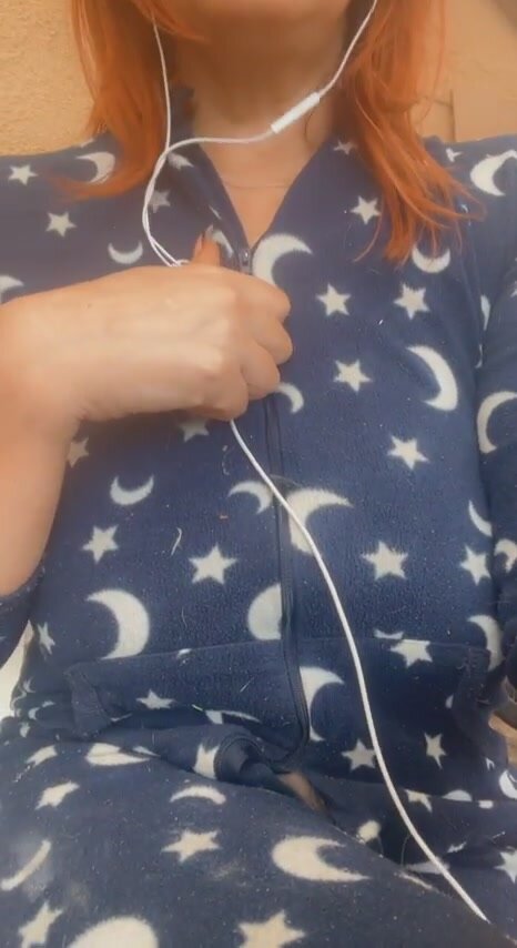 Morning tit fuck from these Gs