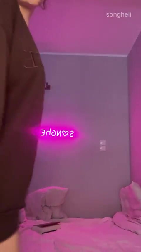 Would you smash me if I was ur new class mate?