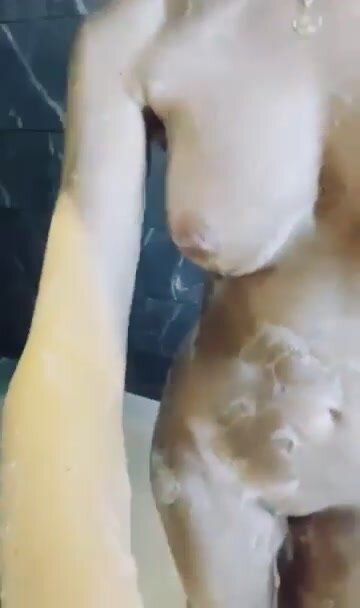 Would u jerk off to my nudes if I sent you some?!