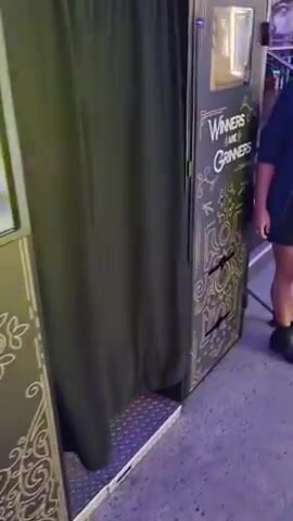 Eating pussy at an arcade