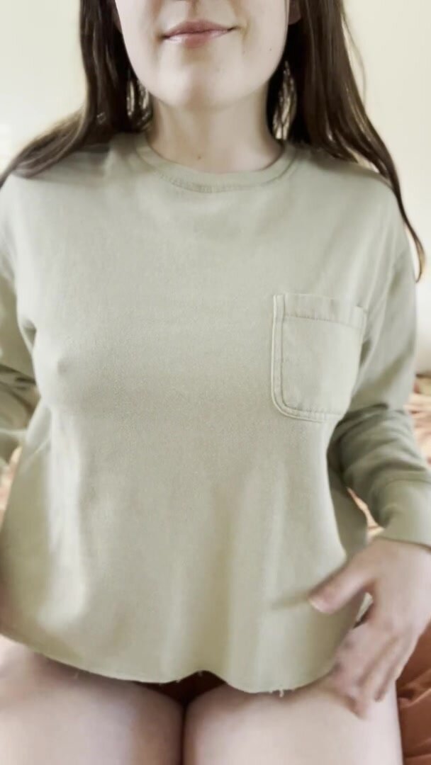 tits, asshole, and pussy all in one vid