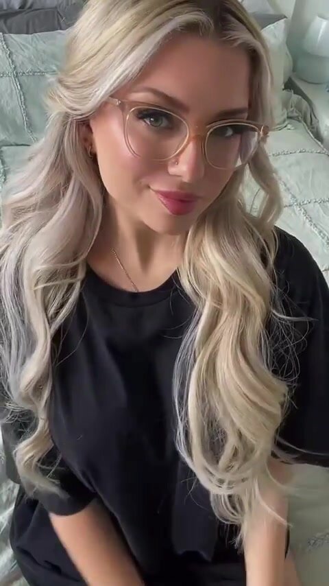 big t shirt, tiny body ;)